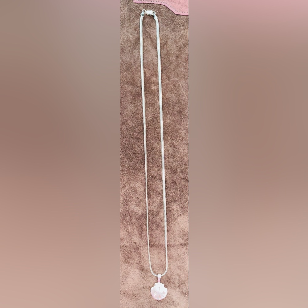 Solid 14kt white gold and .925 Silver Shell Pendant only - Picture 2 of 7